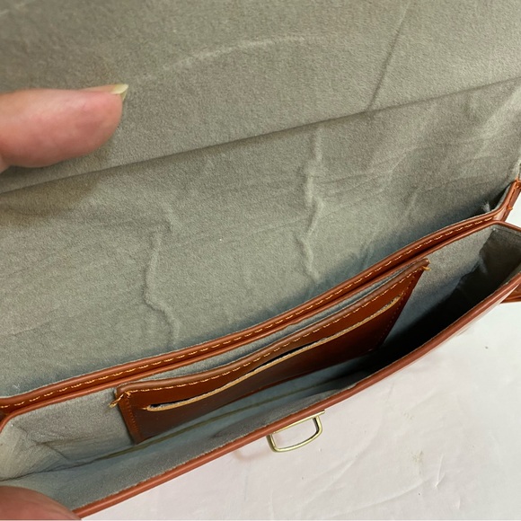 Classic Tan Crossbody Bag with Gold-Tone Lock Clutch Option Small - Picture 16 of 16